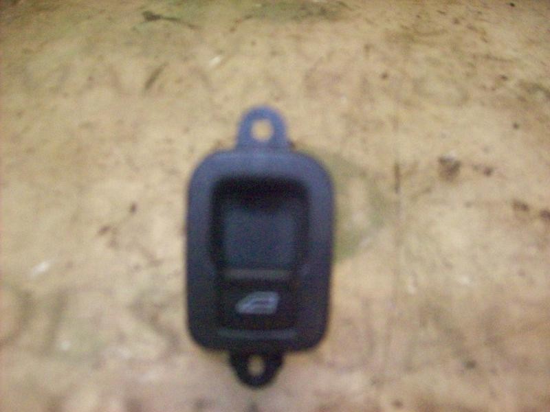 Recambio de mando elevalunas trasero izquierdo para volvo v50 familiar 1.6 d momentum referencia OEM IAM   