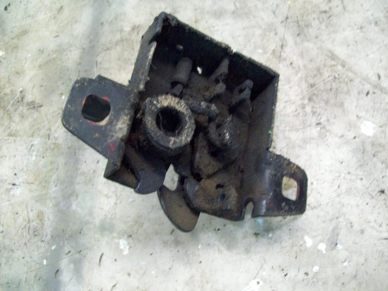 Recambio de cerradura capot para ford fiesta berl./courier 1.4 cat (pt-e) referencia OEM IAM   