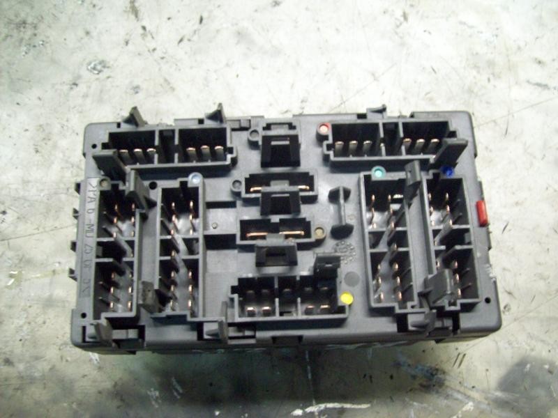 Recambio de caja reles / fusibles para citroën berlingo 1.9 diesel referencia OEM IAM   