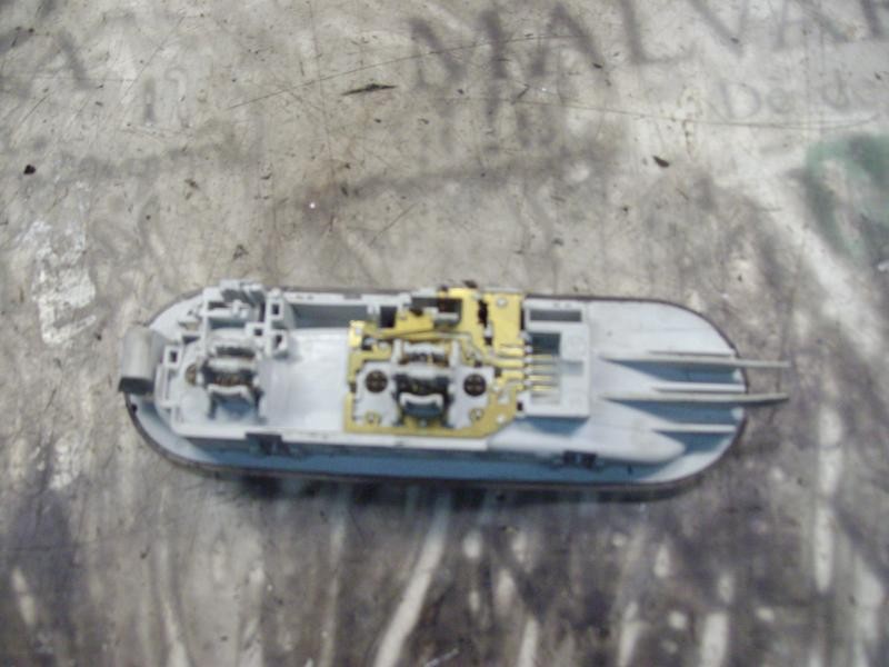 Recambio de piloto interior para renault clio iii confort dynamique referencia OEM IAM   