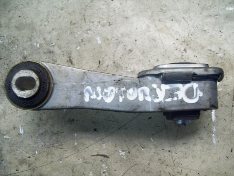 Recambio de soporte motor derecho para renault clio iii confort dynamique referencia OEM IAM   