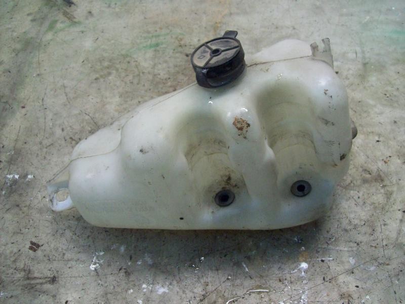 Recambio de deposito limpia para renault clio i fase i+ii (b/c57) referencia OEM IAM   