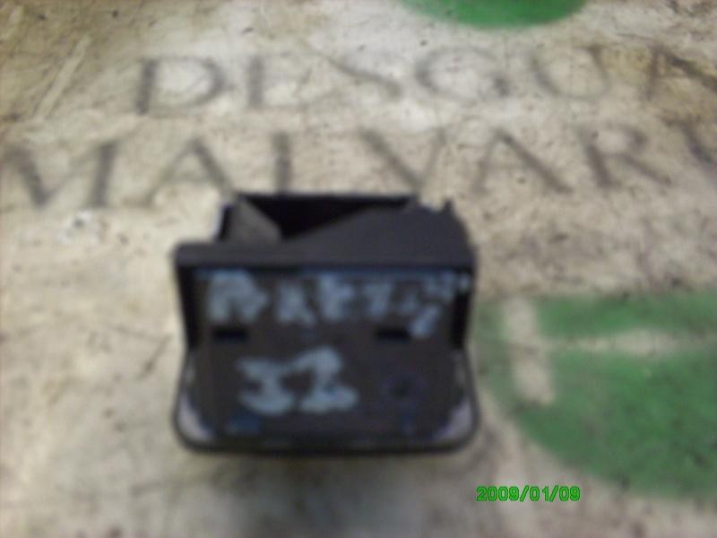 Recambio de piloto interior para citroën xsara berlina 1.6i 16v exclusive referencia OEM IAM   