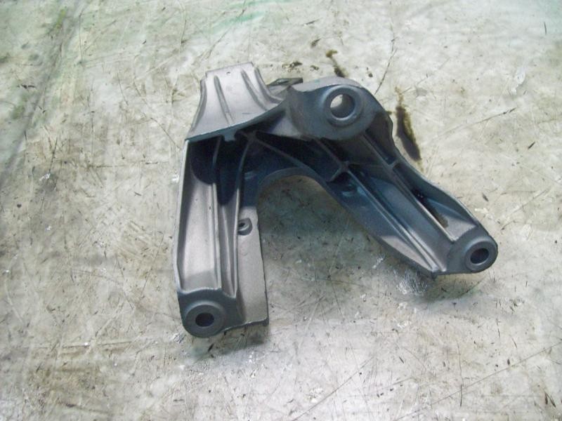 Recambio de soporte motor para audi a6 berlina (4f2) 2.0 tdi referencia OEM IAM 4F0199308P  