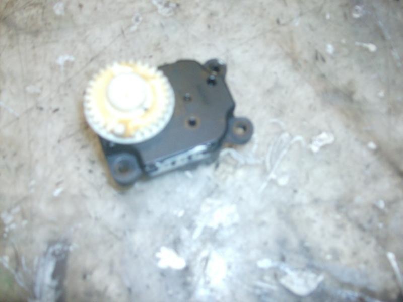 Recambio de motor electrico para ford fiesta (cbk) ghia referencia OEM IAM   