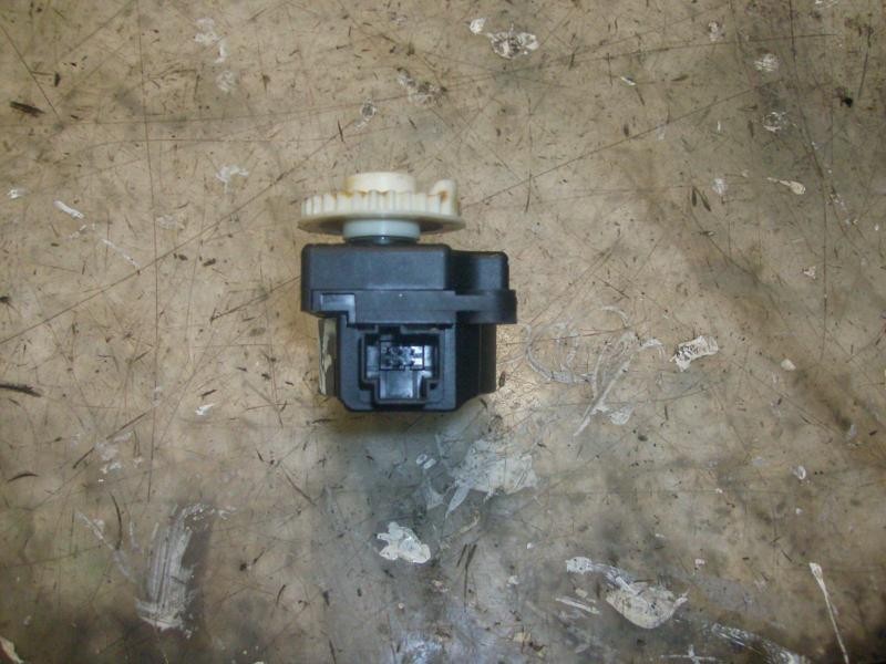 Recambio de motor electrico para ford fiesta (cbk) ghia referencia OEM IAM   