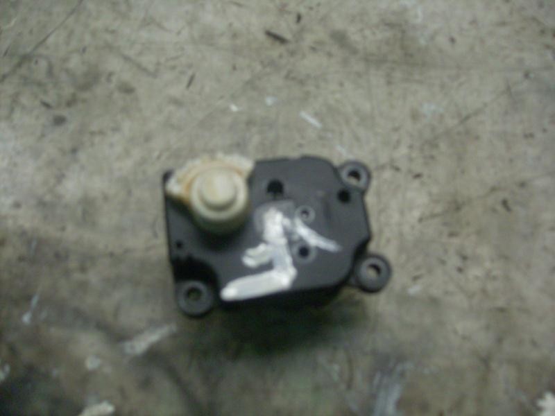 Recambio de motor apertura trampillas climatizador para ford fiesta (cbk) ghia referencia OEM IAM   