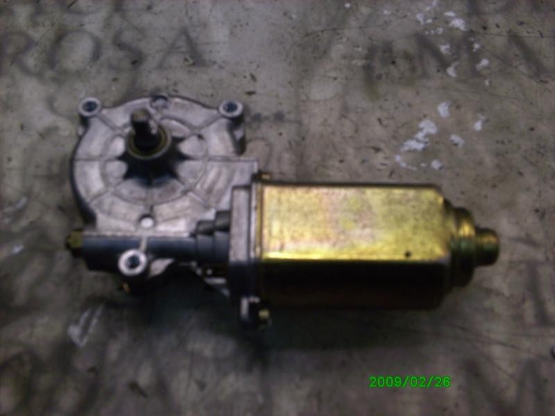 Recambio de motor limpia trasero para nissan terrano (wd21) 2.7 turbodiesel referencia OEM IAM   