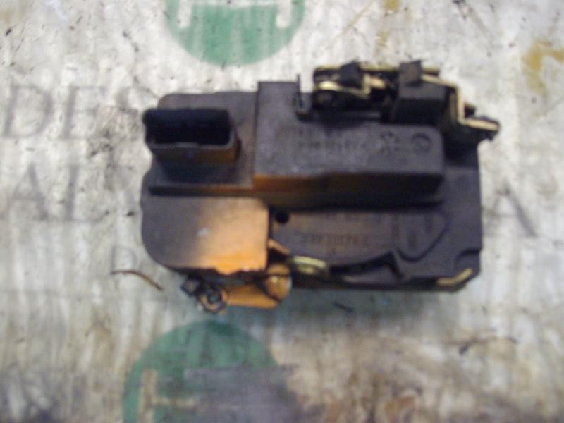 Recambio de cerradura puerta delantera derecha para peugeot 206 berlina 1.4 hdi referencia OEM IAM   