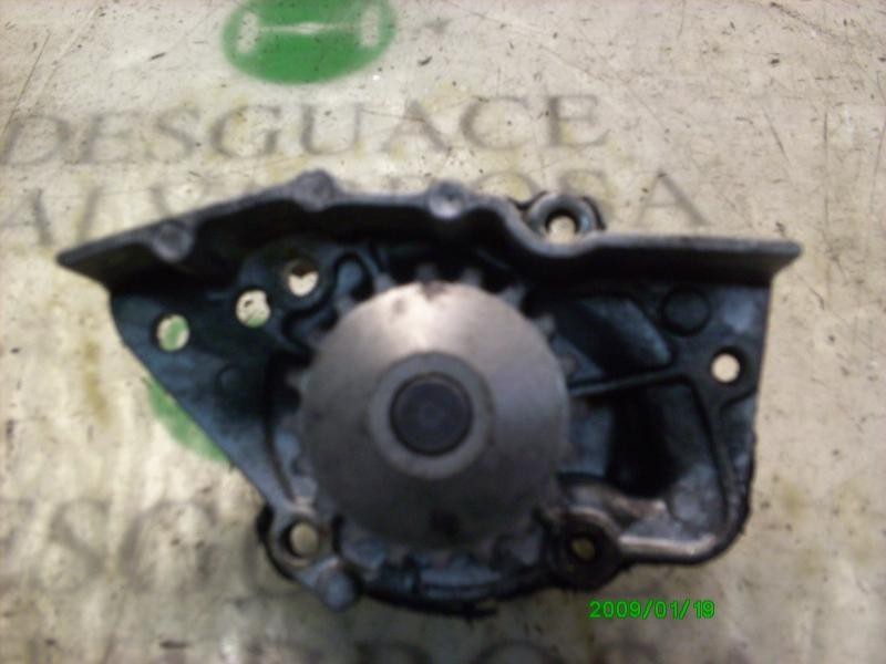 Recambio de bomba agua para citroën xsara break 1.9 turbodiesel referencia OEM IAM   