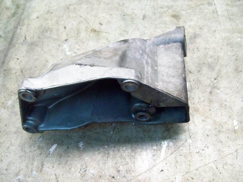 Recambio de soporte motor delantero para volkswagen passat variant (3b6) comfortline referencia OEM IAM   