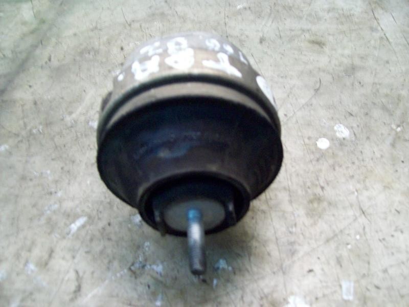 Recambio de soporte motor trasero para volkswagen passat variant (3b6) comfortline referencia OEM IAM   