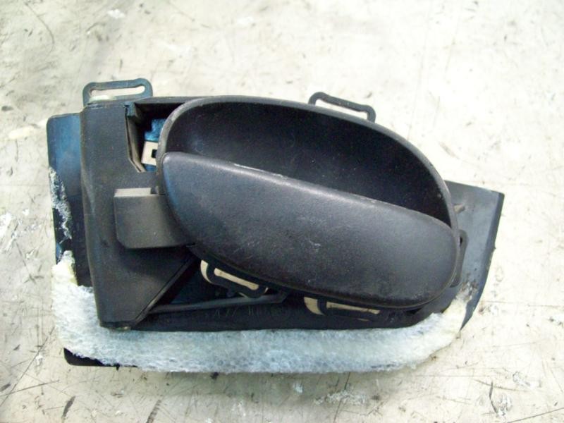 Recambio de maneta interior delantera izquierda para peugeot 206 cc cc referencia OEM IAM   