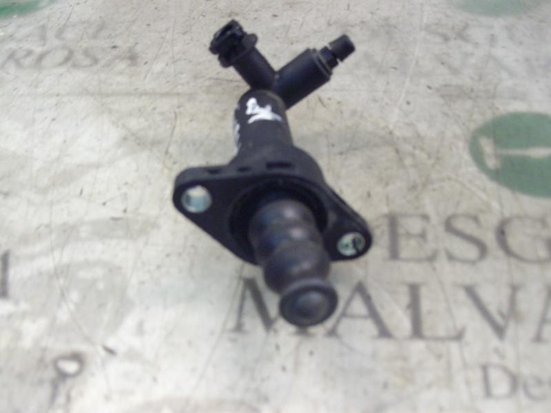 Recambio de bombin embrague para volkswagen polo (9n3) edition referencia OEM IAM   