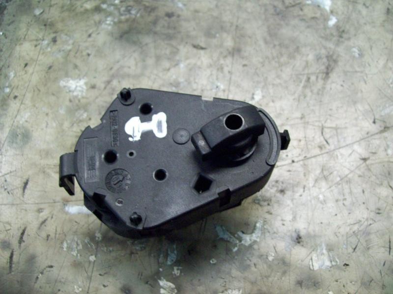 Recambio de motor apertura trampillas climatizador para bmw serie 3 berlina (e46) 320d referencia OEM IAM   