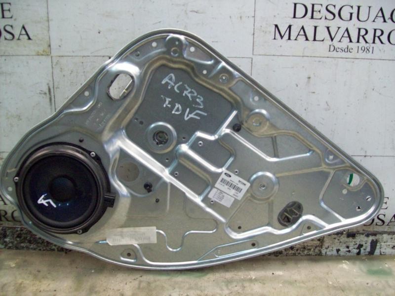 Recambio de elevalunas trasero derecho para ford focus berlina (cap) ghia referencia OEM IAM 1738648  
