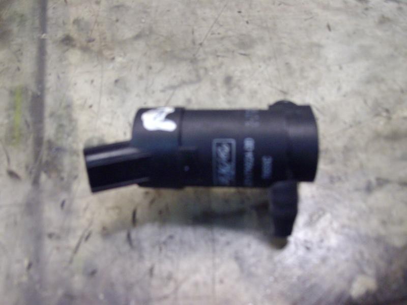 Recambio de bomba limpia para ford focus berlina (cap) ghia referencia OEM IAM 1357105 1SF117K624DD 