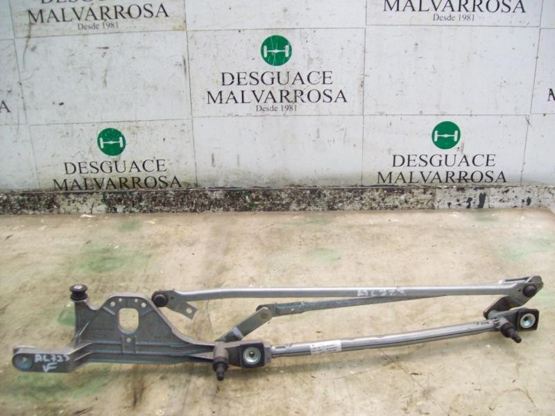 Recambio de articulacion limpia delantero para ford focus berlina (cap) ghia referencia OEM IAM 1704580  