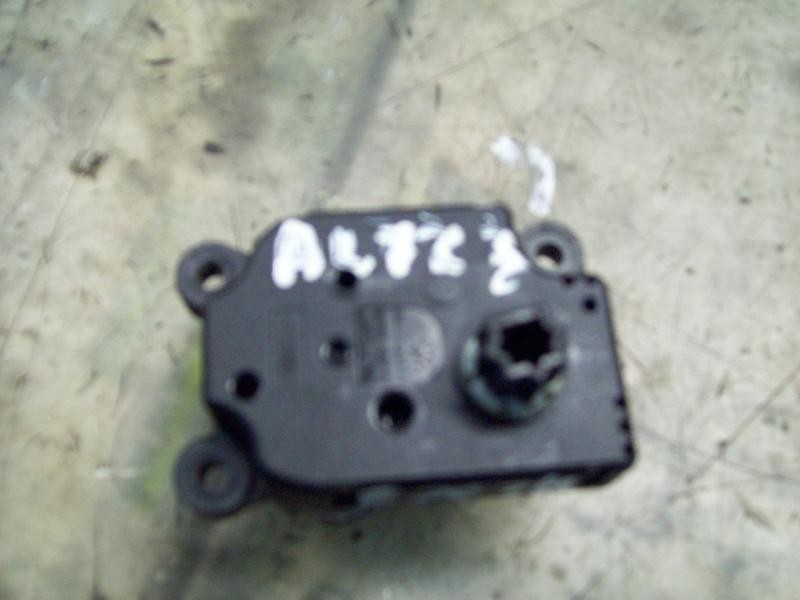 Recambio de motor electrico para ford focus berlina (cap) ghia referencia OEM IAM 1786200  