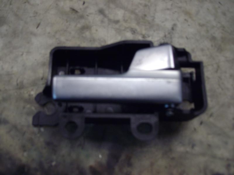 Recambio de maneta interior trasera derecha para ford focus berlina (cap) ghia referencia OEM IAM 1470111  
