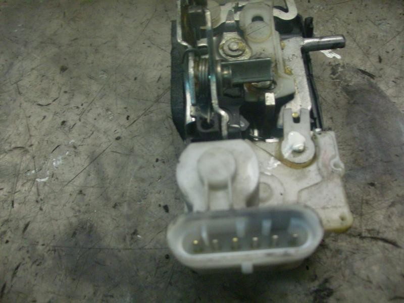 Recambio de cerradura puerta delantera izquierda para fiat punto berlina (188) 1.2 cat referencia OEM IAM   