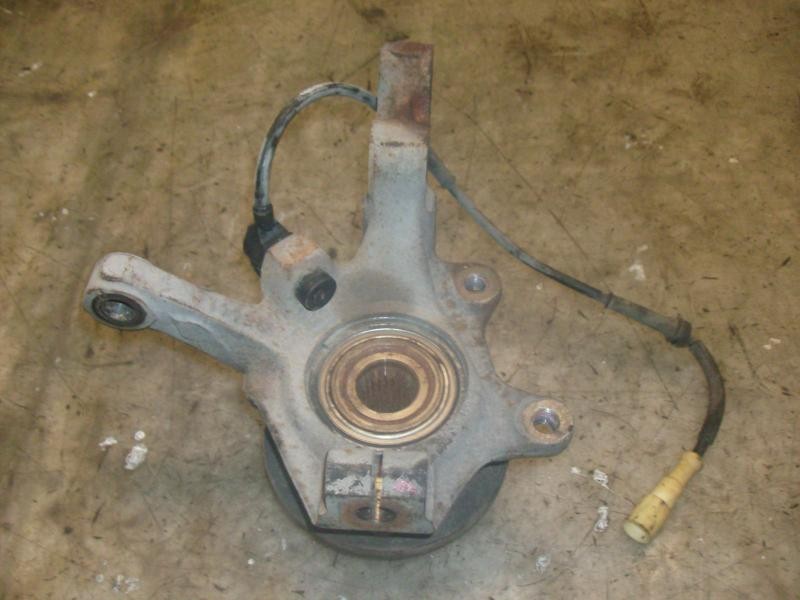 Recambio de mangueta delantera izquierda para renault clio ii fase i (b/cbo) 1.2 referencia OEM IAM   