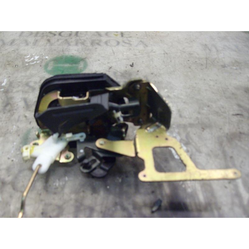 Recambio de cerradura puerta trasera izquierda para hyundai tucson (jm) 2.0 crdi comfort (4wd) referencia OEM IAM 814102E000  