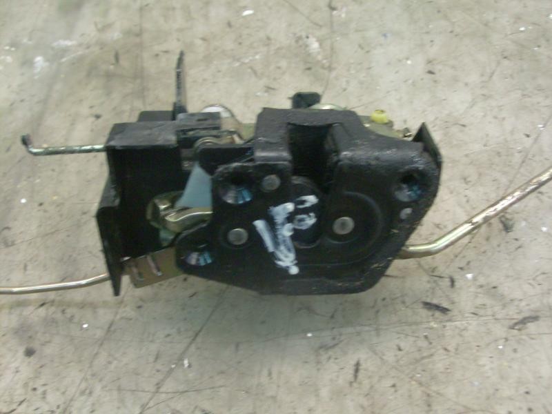 Recambio de cerradura puerta delantera derecha para hyundai coupe (rd) 1.6 fx xplod referencia OEM IAM 8132027003  