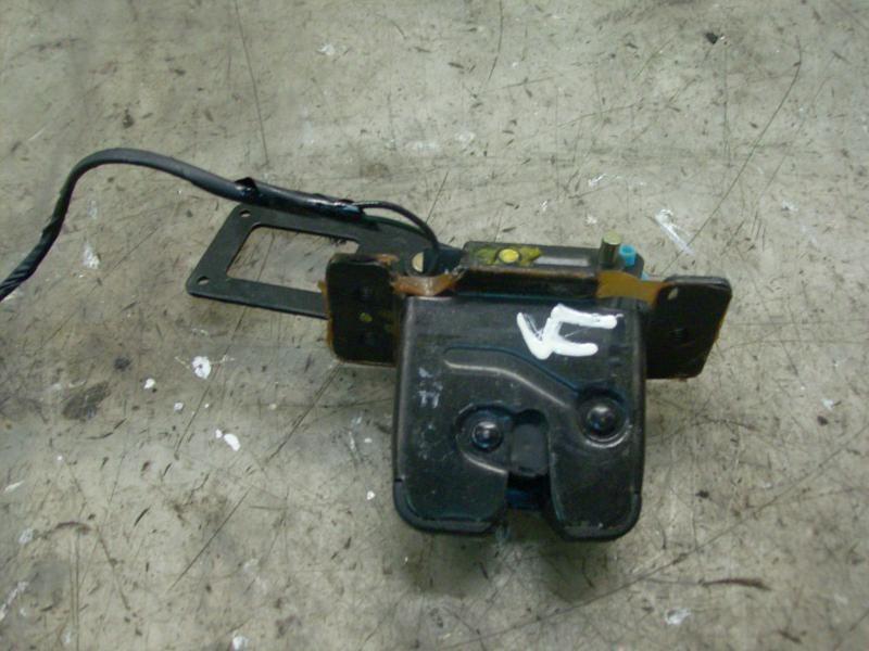 Recambio de cerradura maletero / porton para hyundai coupe (gk) 1.6 fx referencia OEM IAM 812302C000  