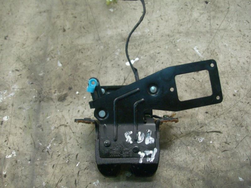 Recambio de cerradura maletero / porton para hyundai coupe (gk) 1.6 fx referencia OEM IAM 812302C000  