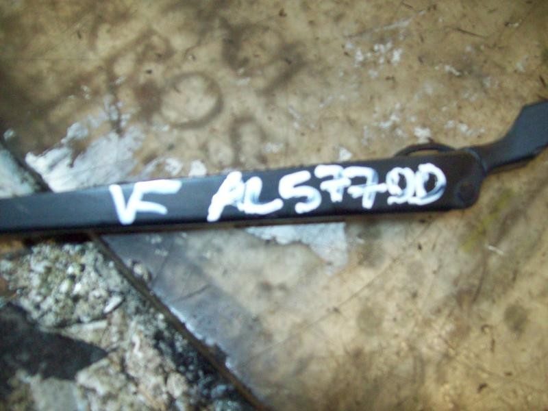 Recambio de brazo limpia delantero derecho para citroën xsara coupe 1.9 turbodiesel referencia OEM IAM   