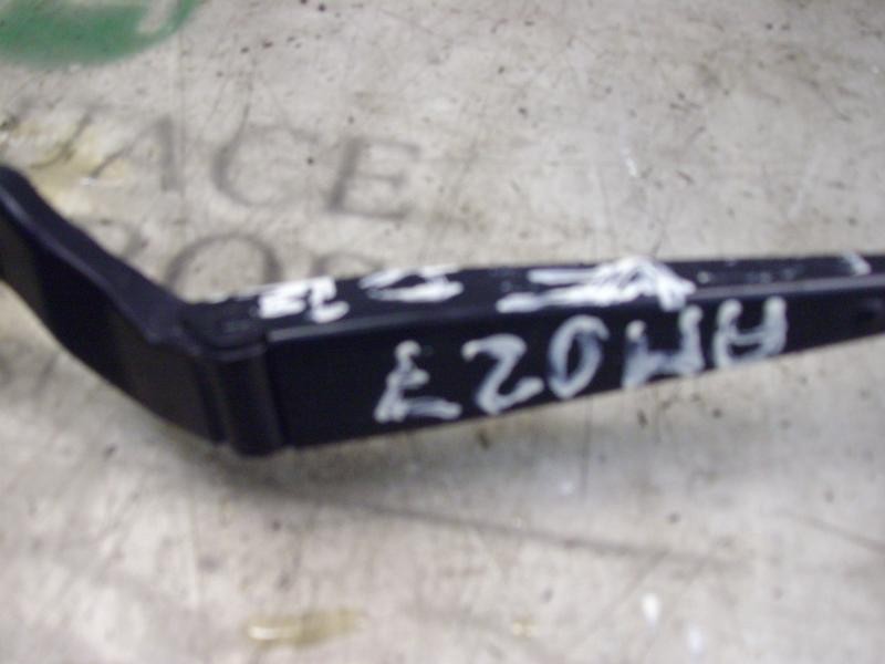 Recambio de brazo limpia delantero izquierdo para mg mg zr 100 d referencia OEM IAM   