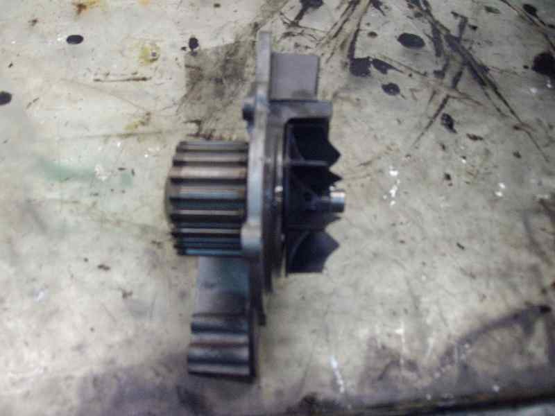 Recambio de bomba agua para ford focus berlina (cap) 2.0 tdci cat referencia OEM IAM   