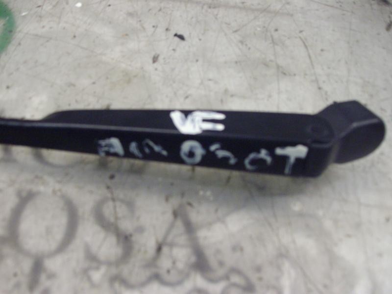 Recambio de brazo limpia trasero para ford puma (cce) 1.7 16v cat referencia OEM IAM   