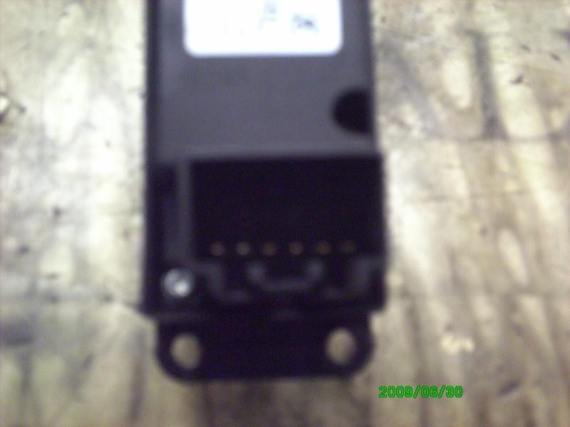 Recambio de mando elevalunas trasero izquierdo para mazda 3 berlina (bk) 1.6 crdt active+ referencia OEM IAM   