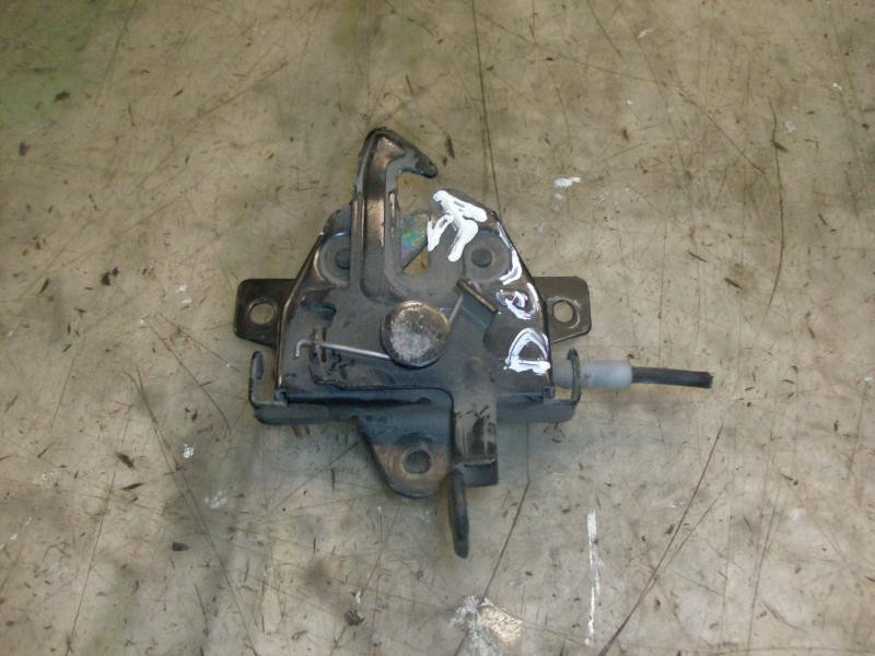 Recambio de cerradura capot para hyundai santa fe (sm) 2.0 gls crdi 4x4 referencia OEM IAM 8113026000  