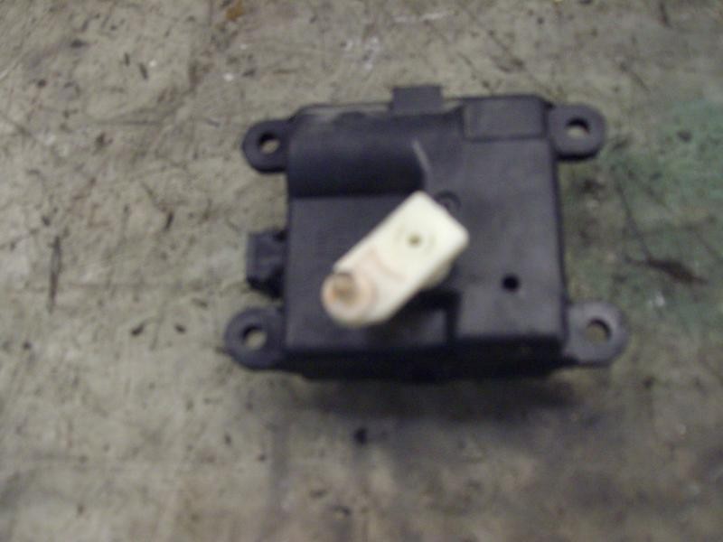 Recambio de motor apertura trampillas climatizador para nissan primera berlina (p12) acenta referencia OEM IAM   