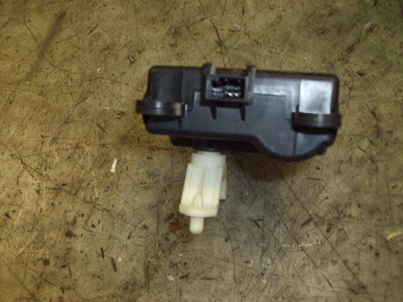 Recambio de motor apertura trampillas climatizador para nissan primera berlina (p12) acenta referencia OEM IAM   