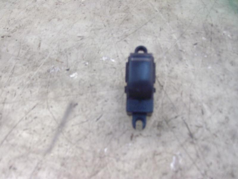 Recambio de mando elevalunas delantero derecho para nissan primera berlina (p12) acenta referencia OEM IAM   