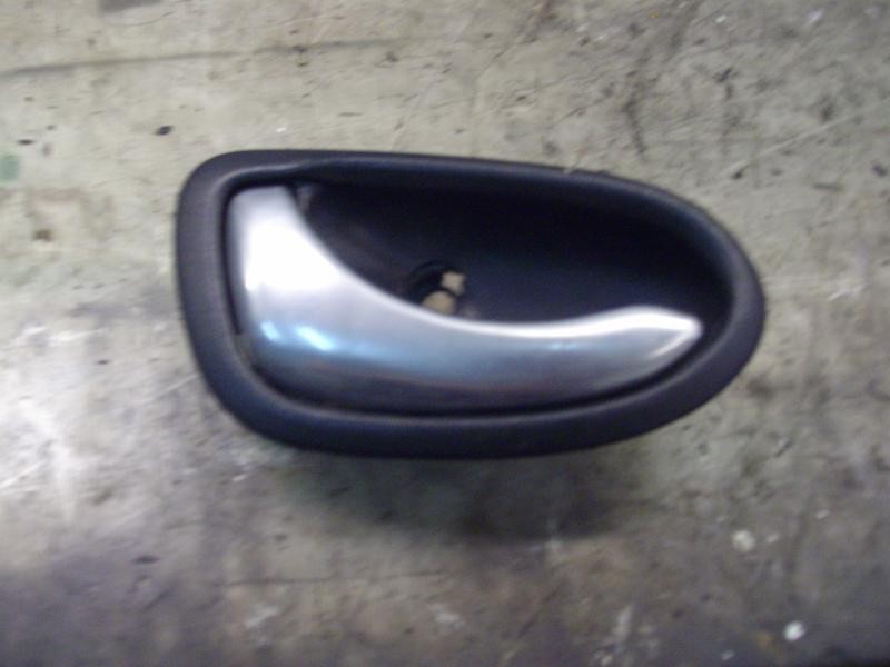 Recambio de maneta interior trasera izquierda para nissan primera berlina (p12) acenta referencia OEM IAM   