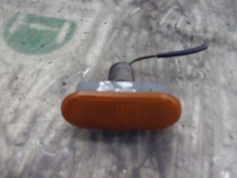 Recambio de piloto lateral izquierdo para volkswagen passat berlina (3b2) highline referencia OEM IAM   