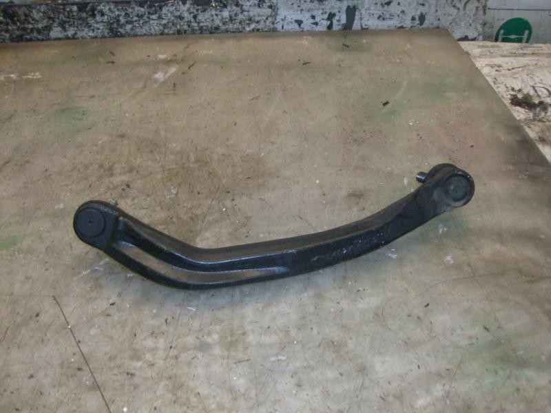 Recambio de brazo suspension superior delantero derecho para nissan primera berlina (p12) acenta referencia OEM IAM   