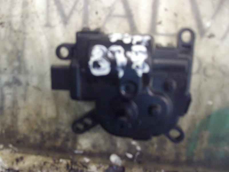 Recambio de motor apertura trampillas climatizador para ford fiesta (cbk) ghia referencia OEM IAM   