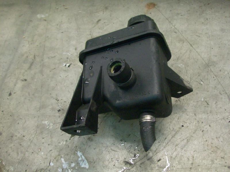 Recambio de deposito servo para volvo v40 familiar 1.8 evolution referencia OEM IAM   