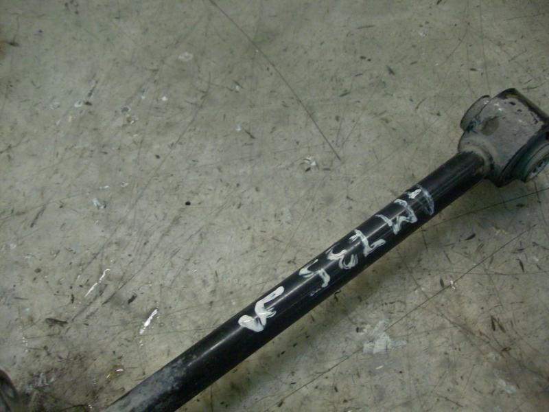 Recambio de brazo suspension superior trasero derecho para volvo v40 familiar 1.8 evolution referencia OEM IAM   