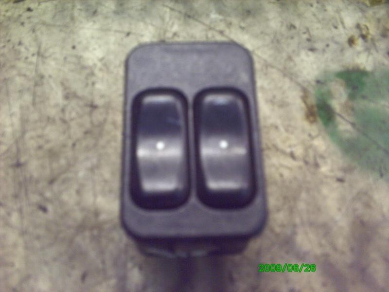 Recambio de mando elevalunas delantero izquierdo para opel astra g coupé 1.8 16v referencia OEM IAM   