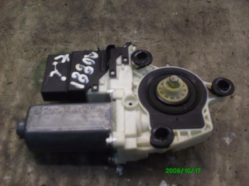 Recambio de motor elevalunas trasero izquierdo para volkswagen golf iv berlina (1j1) highline referencia OEM IAM   