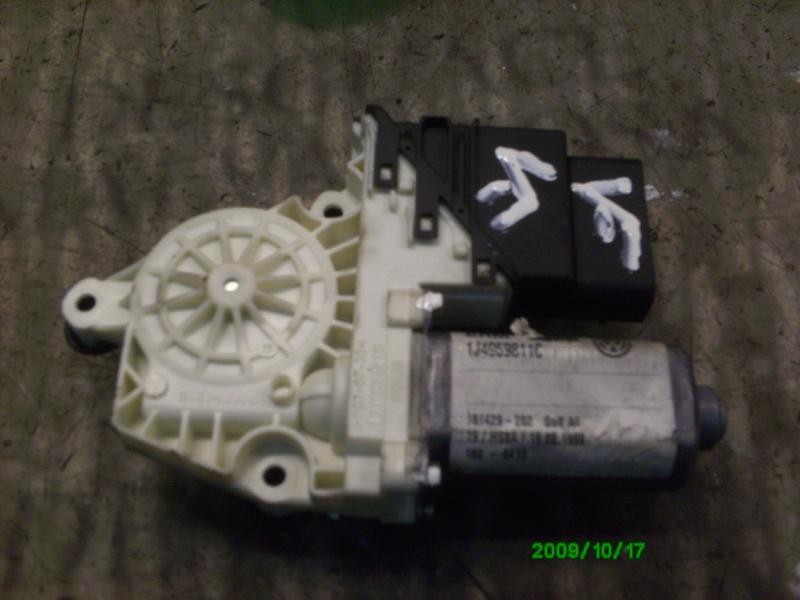 Recambio de motor elevalunas trasero izquierdo para volkswagen golf iv berlina (1j1) highline referencia OEM IAM   