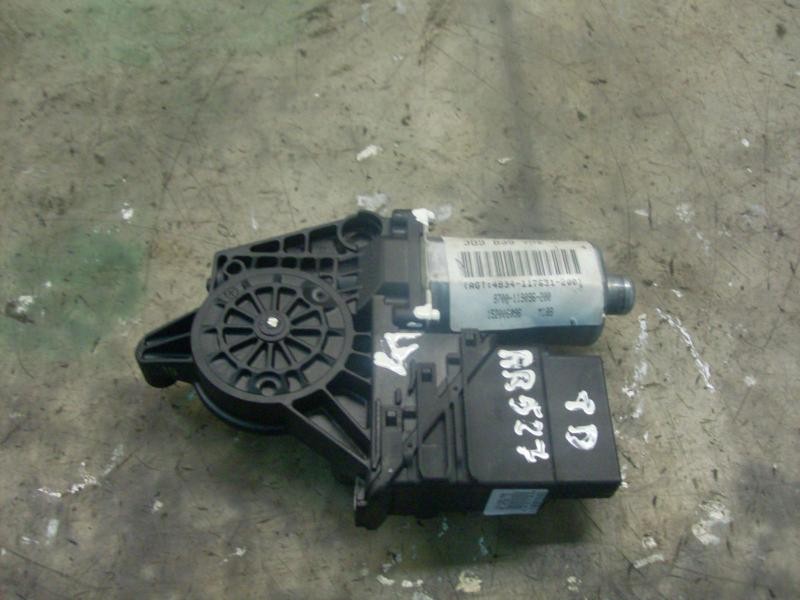 Recambio de motor elevalunas trasero derecho para volkswagen passat variant (3b5) comfortline referencia OEM IAM   