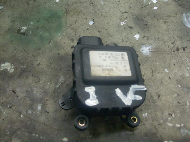 Recambio de motor apertura trampillas climatizador para volkswagen passat variant (3b5) comfortline referencia OEM IAM   